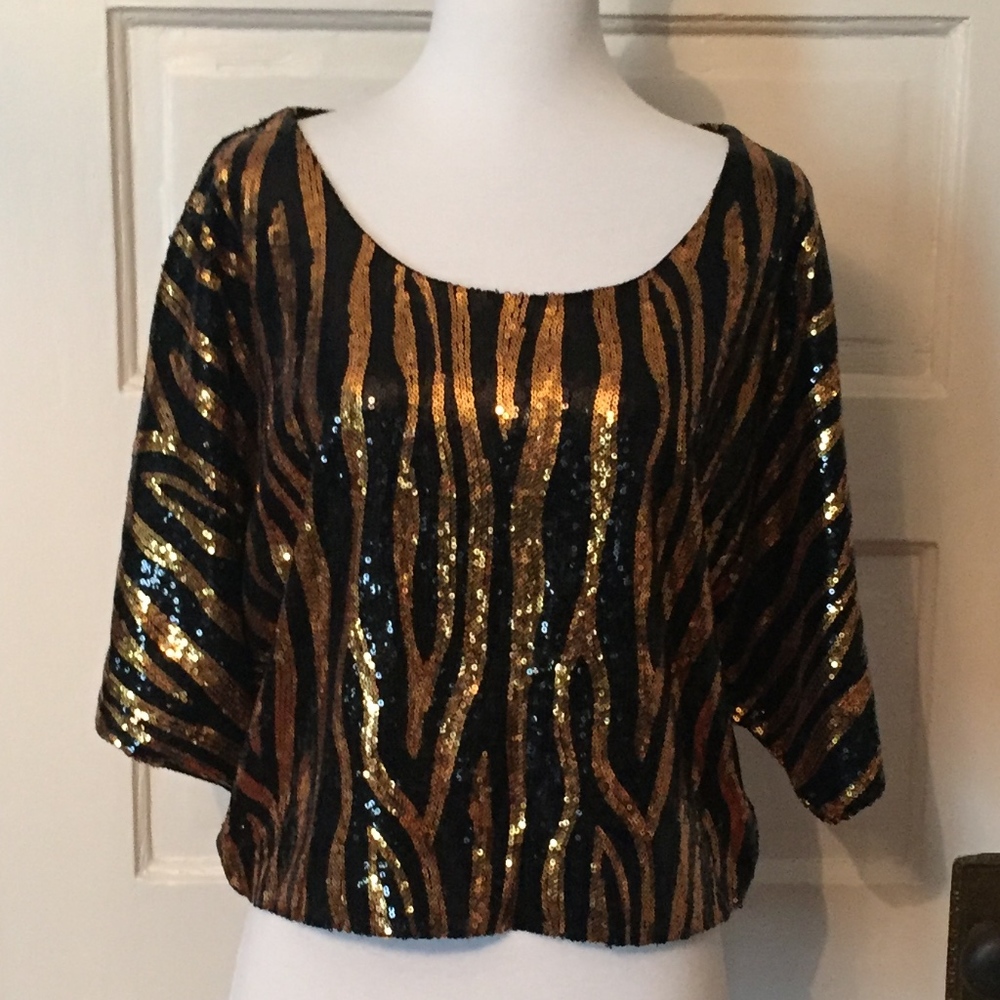SUPER Fun Leopard Sequin Top Medium